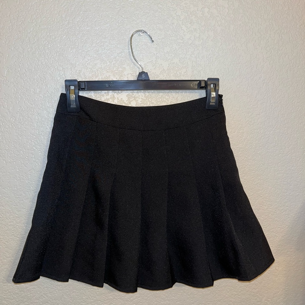 black tennis skirt